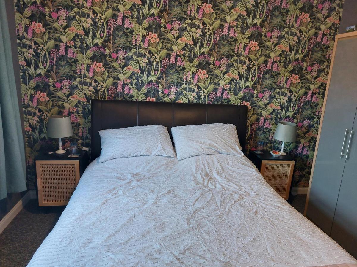 Braeside B&B Бушмілс Екстер'єр фото